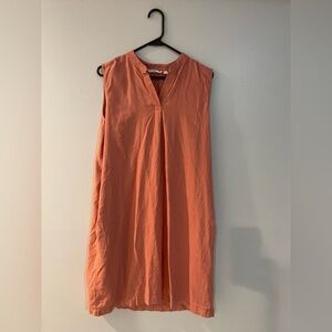 Uniqlo linen blend v-neck dress w/pockets. Brick orange. Great for fall. SZ L